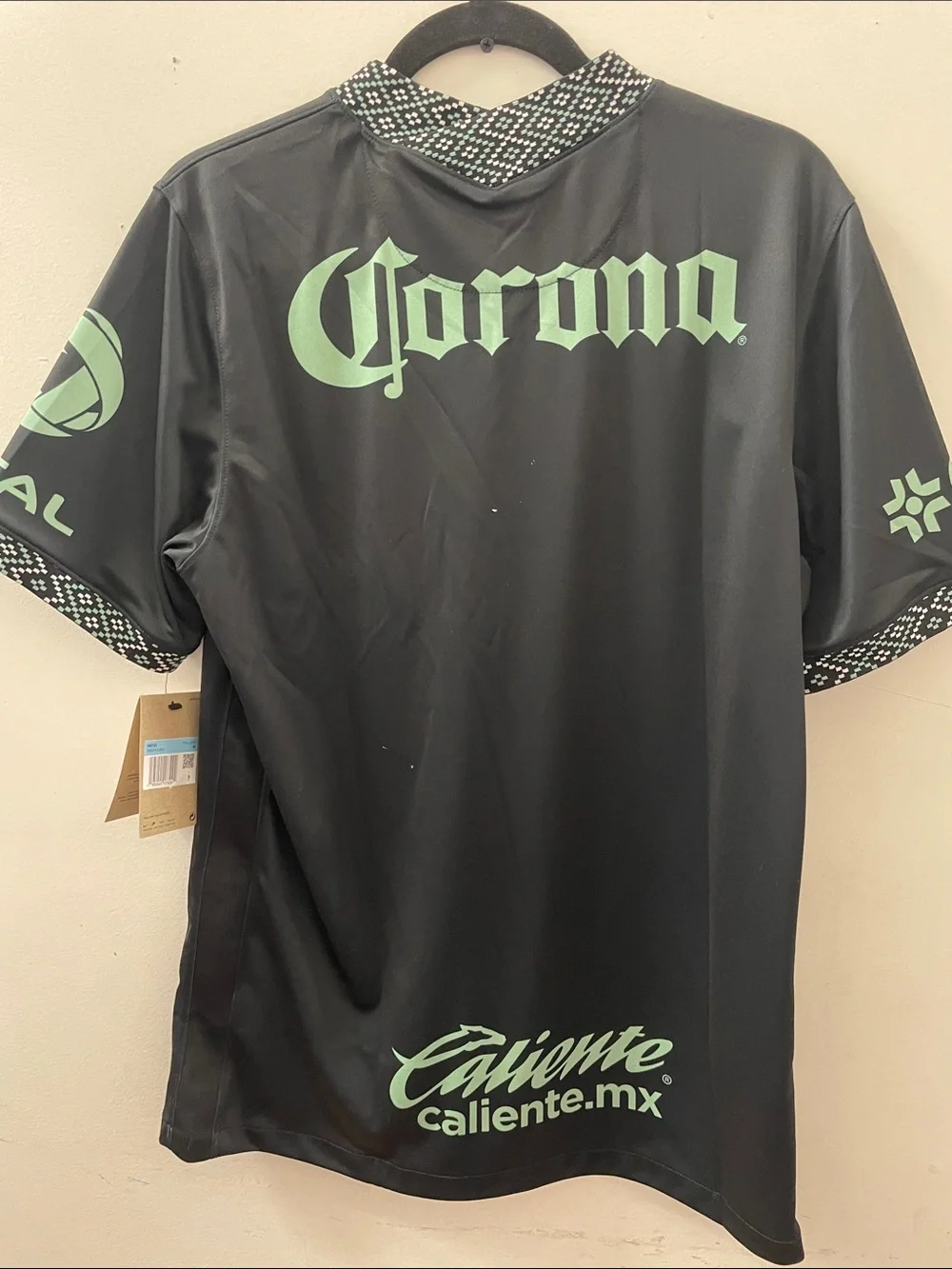 Nike Men’s Black & Mint Club América Soccer Jersey